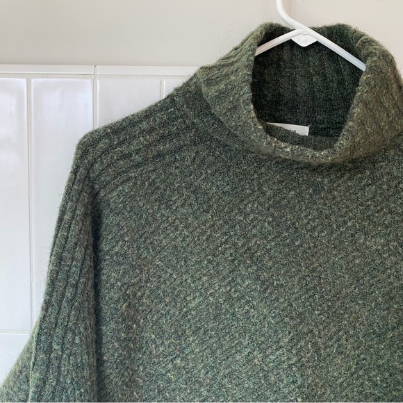 Max Studio women’s army green high neck sweater size XS - Picture 3 of 10
